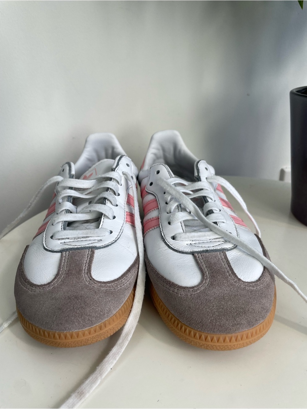 Women Size 6 adidas Samba OG
White Light Pink Gum Shoes 4.5Y - Picture 6 of 9